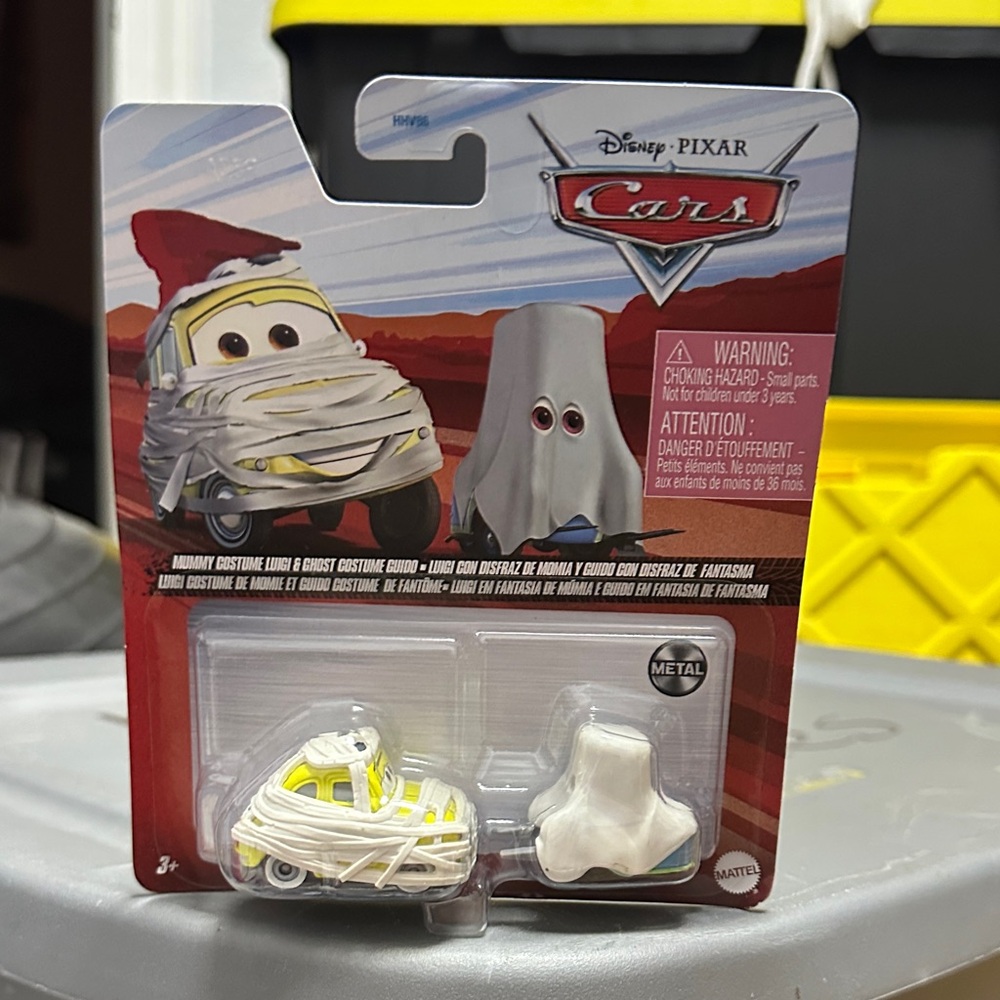 Mattel Disney Pixar Cars Die-Cast - White and Yellow Mummy Design